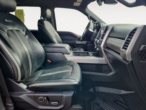 Used 2019 Ford F250 Platinum w/ Platinum Ultimate Package image 15