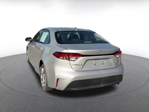 Used 2025 Toyota Corolla LE image 11