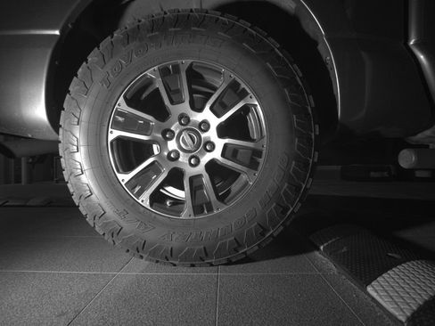 Used 2022 Nissan Titan SV w/ SV Convenience Package AWD/4WD image 22