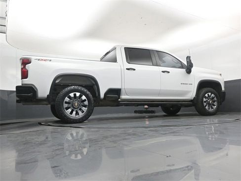 Used 2022 Chevrolet Silverado 2500 Custom w/ Custom Value Package image 38
