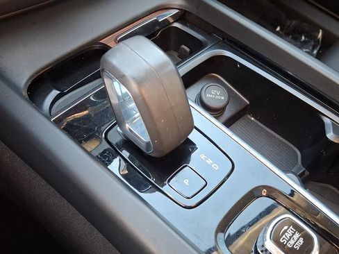 Used 2024 Volvo XC60 B5 Plus w/ Protection Package Premier image 15