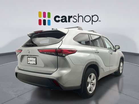 Used 2023 Toyota Highlander LE image 5