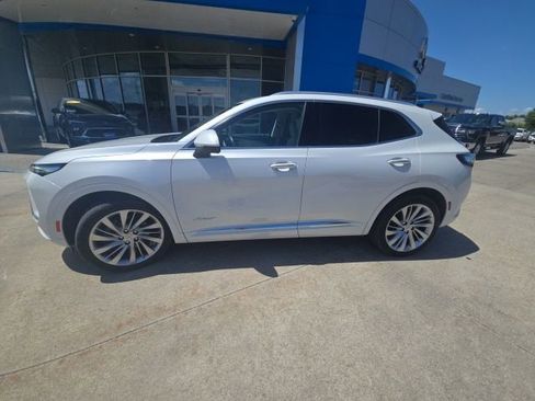 Used 2024 Buick Envision Avenir AWD/4WD image 2