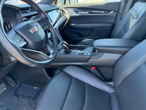 Used 2025 Cadillac XT6 Premium Luxury image 18