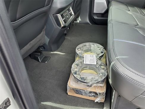 New 2025 Ford F250 Platinum image 47