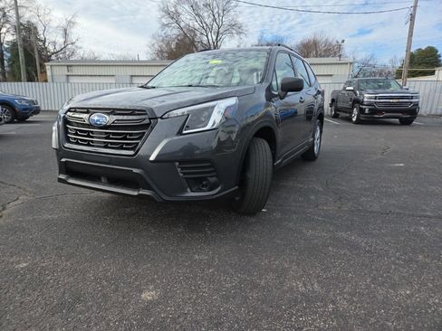 Used 2023 Subaru Forester image 3