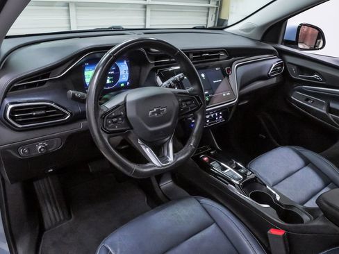 Used 2023 Chevrolet Bolt EUV Premier w/ Sun & Sound Package image 2