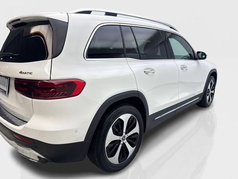 Used 2025 Mercedes-Benz GLB 250 4MATIC image 13