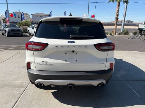 Used 2023 Ford Escape Platinum w/ Premium Technology Package AWD/4WD image 5