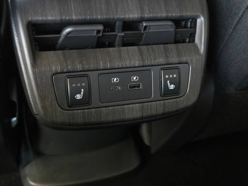 Used 2024 Nissan Ariya AWD image 14