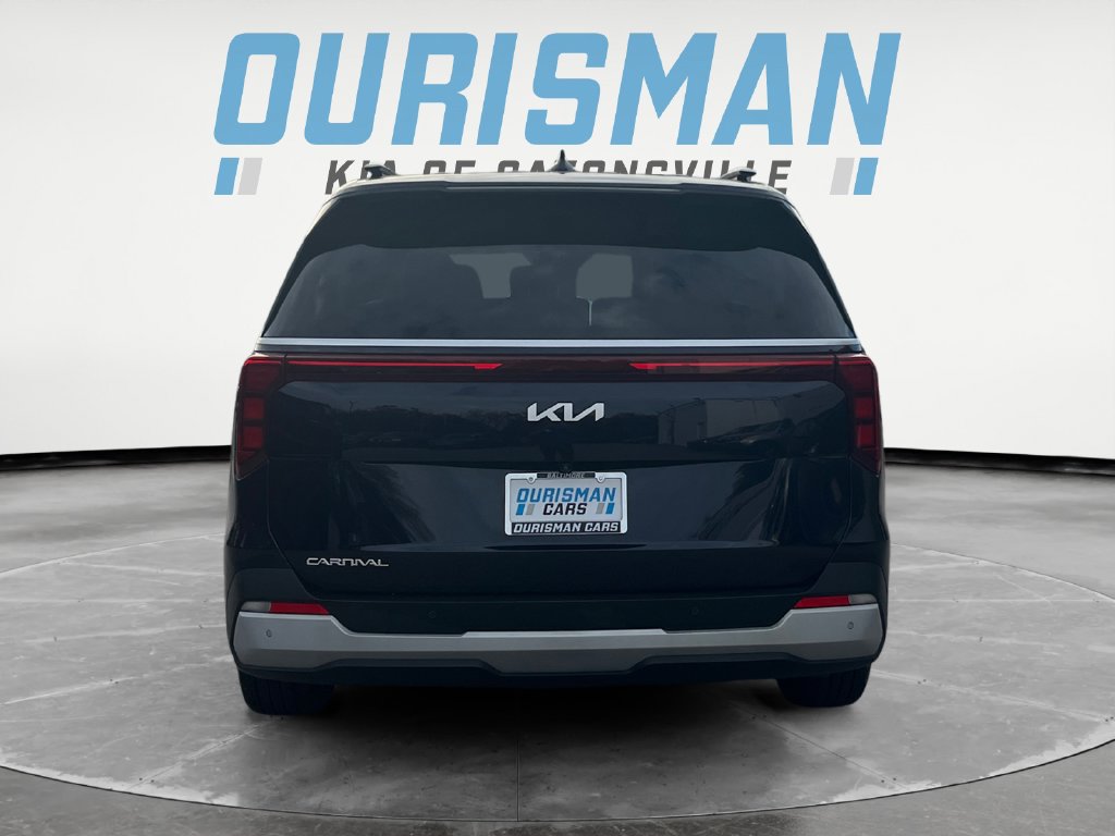 Used 2025 Kia Carnival EX FWD image 5