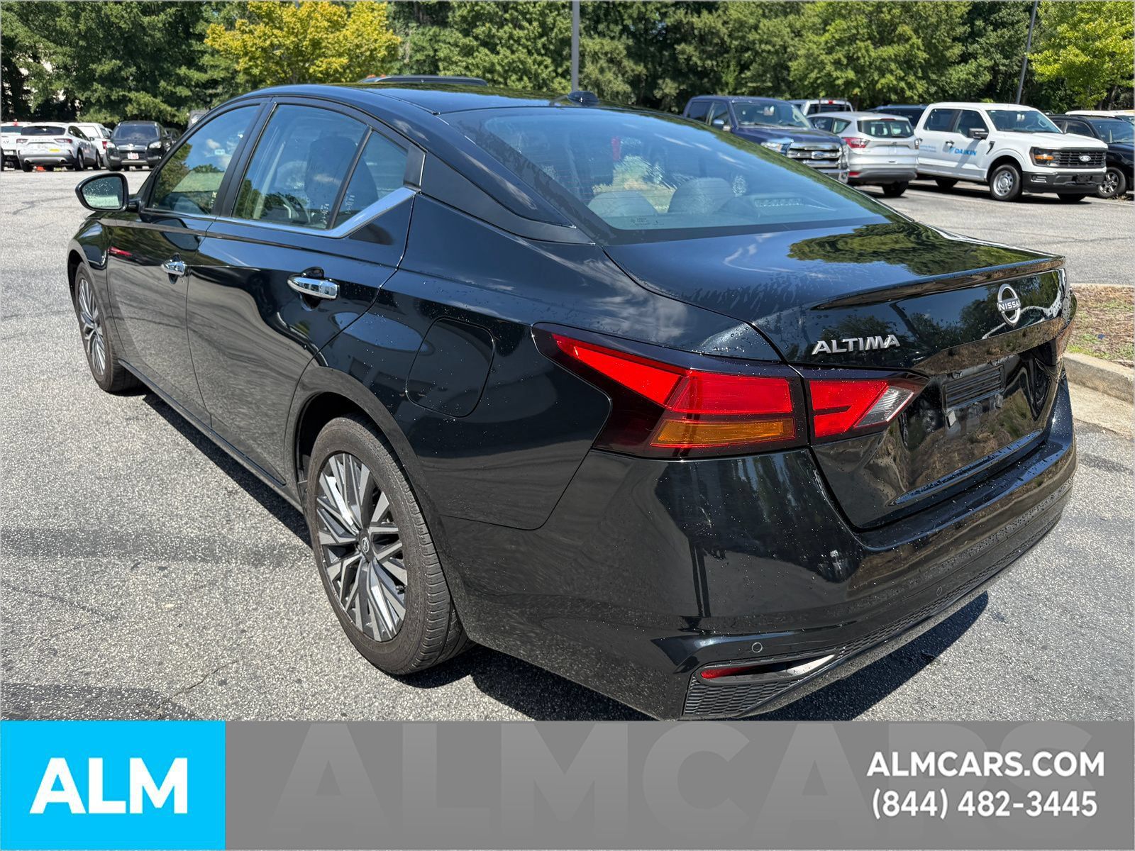 Used 2024 Nissan Altima 2.5 SV FWD image 10