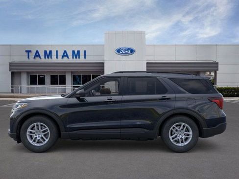 New 2026 Ford Explorer Active w/ Active Comfort Package image 3