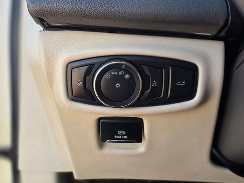 Used 2017 Lincoln MKZ Reserve FWD image 29
