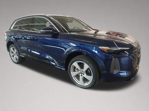 New 2025 Audi Q5 Premium Plus AWD/4WD image 1
