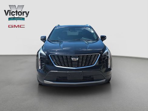 Used 2022 Cadillac XT4 Premium Luxury w/ Safety Alert Package AWD/4WD image 2