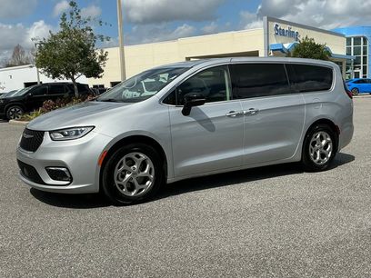 Used 2024 Chrysler Pacifica Limited