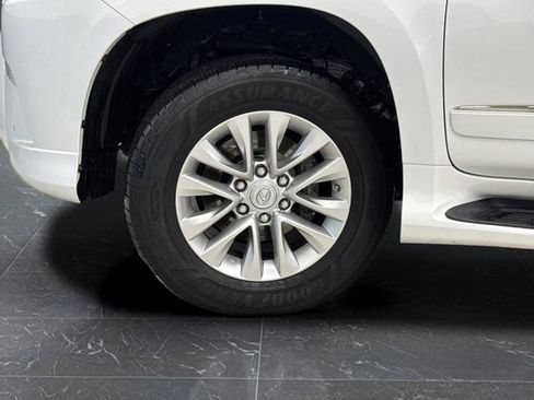 Used 2016 Lexus GX 460 w/ Premium Package image 39