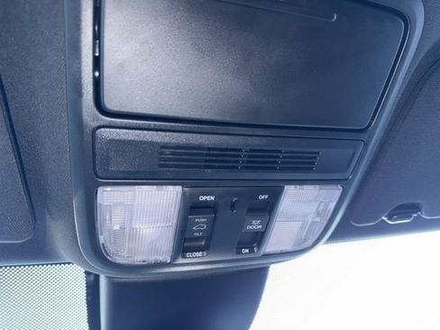 Used 2025 Honda Odyssey Sport-L image 45