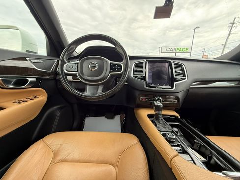 Used 2018 Volvo XC90 T6 Momentum w/ Convenience Package AWD/4WD image 29