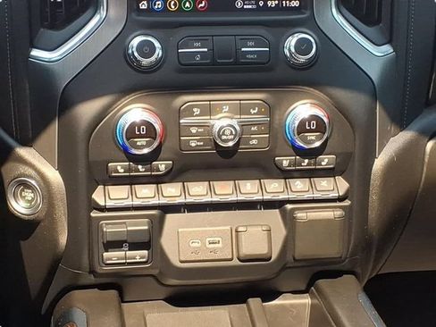 Used 2022 GMC Sierra 1500 Denali w/ Denali Premium Package AWD/4WD image 14