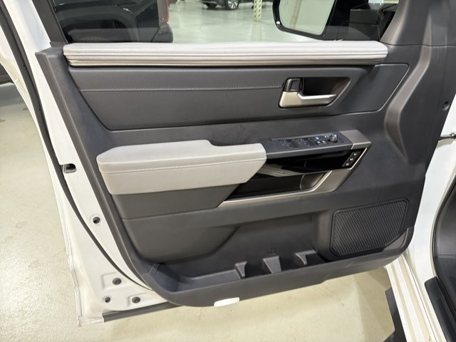 Used 2024 Toyota Tundra Limited AWD/4WD image 17