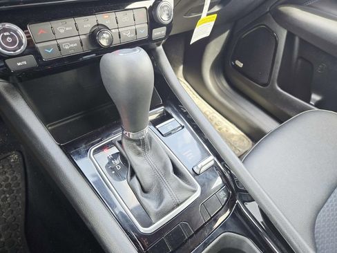 Certified 2025 Jeep Compass Latitude w/ Sun & Sound Group image 29