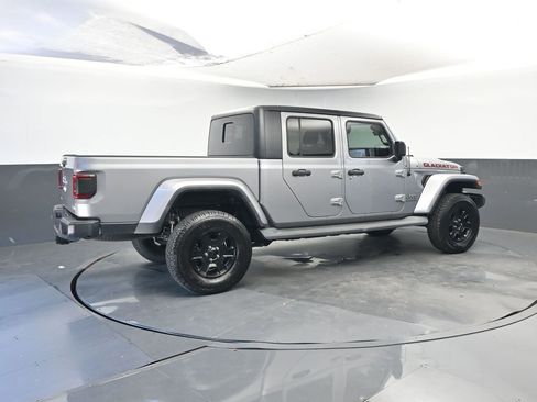 Used 2020 Jeep Gladiator Overland image 5