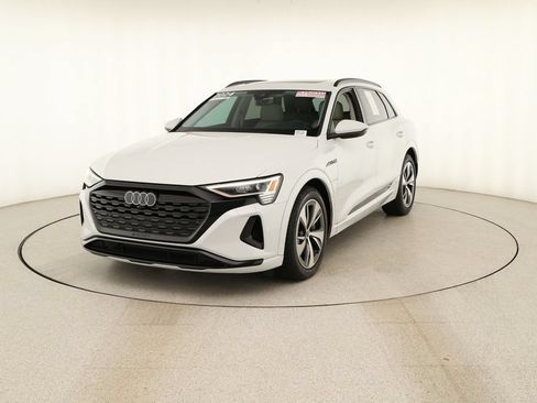 Certified 2024 Audi Q8 e-tron Premium AWD/4WD image 12