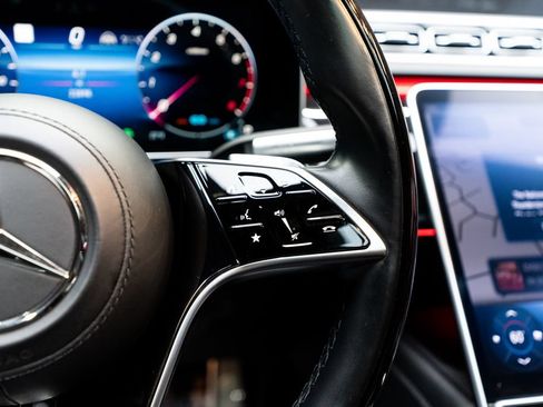 Used 2021 Mercedes-Benz Maybach S 580 4MATIC image 35