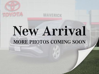 Used 2025 Toyota Highlander LE