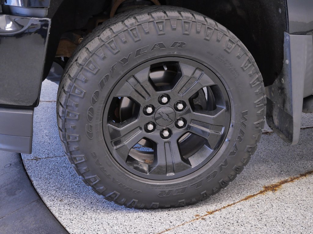 Used 2018 Chevrolet Silverado 1500 LTZ Z71 w/ LTZ Plus Package AWD/4WD image 12