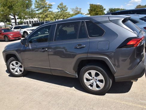 Used 2024 Toyota RAV4 LE FWD image 9