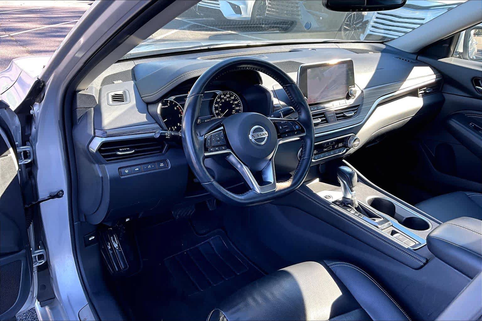 Used 2019 Nissan Altima 2.0 Platinum FWD image 17