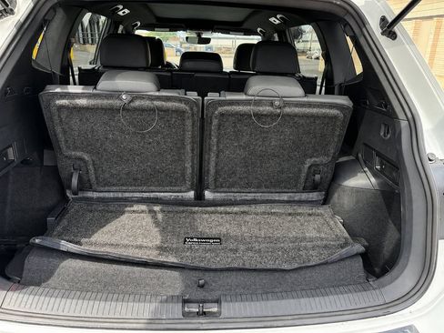 Used 2020 Volkswagen Tiguan SE R-Line FWD image 17