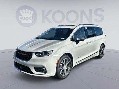 New 2026 Chrysler Pacifica Pinnacle