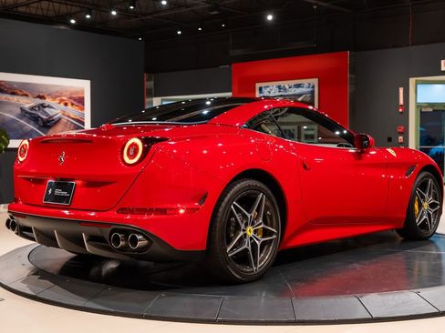 Used 2016 Ferrari California T image 47