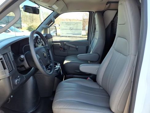 New 2026 Chevrolet Express 2500 w/ Driver Convenience Package image 9