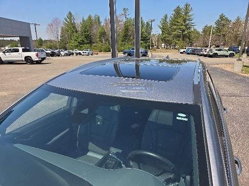 Used 2024 Buick Enclave Essence w/ Experience Buick Package AWD/4WD image 40
