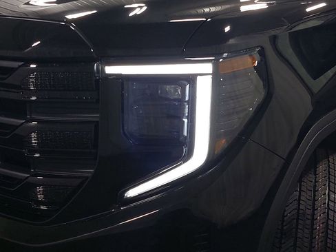 New 2026 GMC Sierra 1500 Elevation image 33