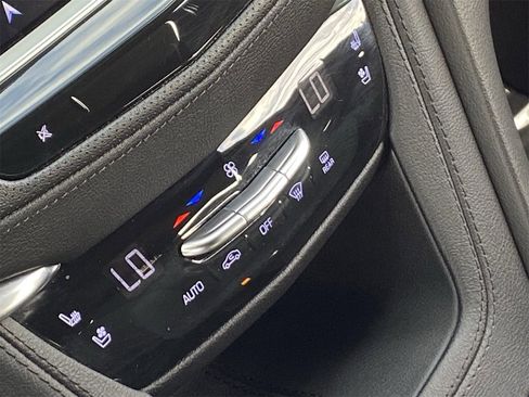 Certified 2022 Cadillac XT5 Premium Luxury w/ LPO, Floor Liner Package image 32