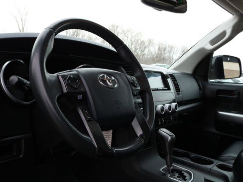 Used 2018 Toyota Sequoia TRD Sport image 22