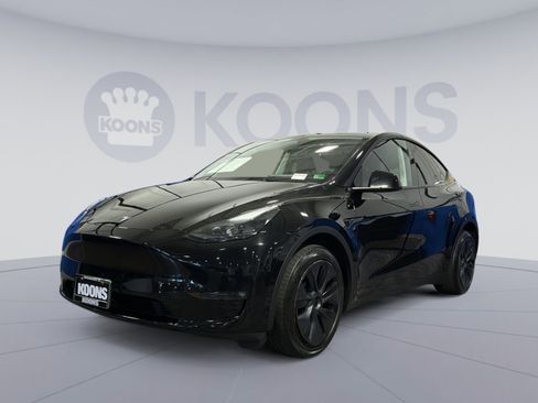 Used 2024 Tesla Model Y Long Range AWD/4WD image 1