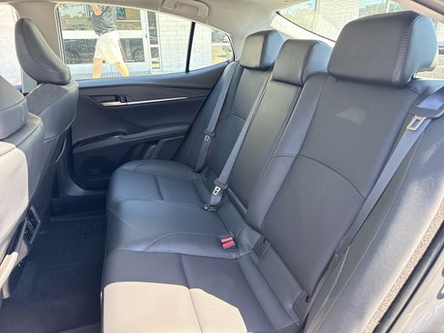 Used 2025 Toyota Camry XLE FWD image 12