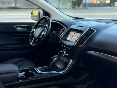 Used 2018 Ford Edge Titanium image 26