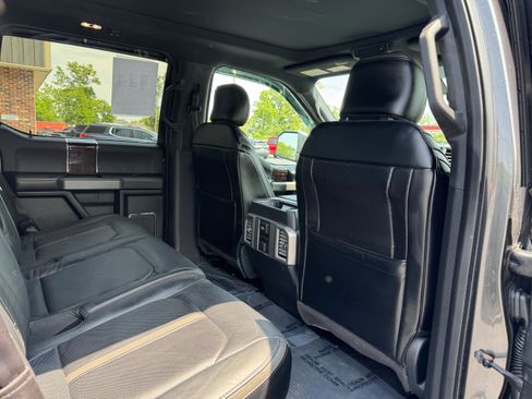 Used 2015 Ford F150 Platinum w/ Equipment Group 701A Luxury AWD/4WD image 15