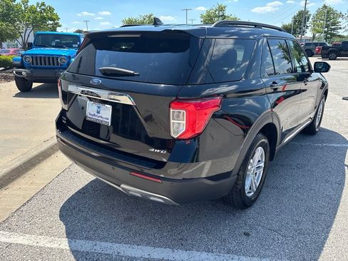 Used 2024 Ford Explorer XLT w/ Equipment Group 202A AWD/4WD image 29