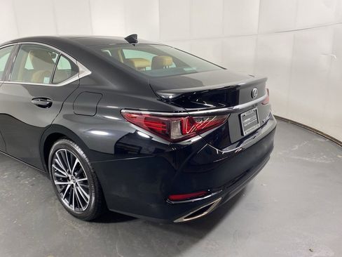 Certified 2022 Lexus ES 350 w/ Premium Package image 9