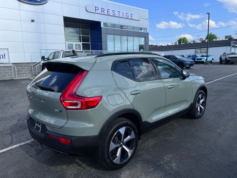 Used 2023 Volvo XC40 B5 Plus w/ Driver Assist Package AWD/4WD image 9
