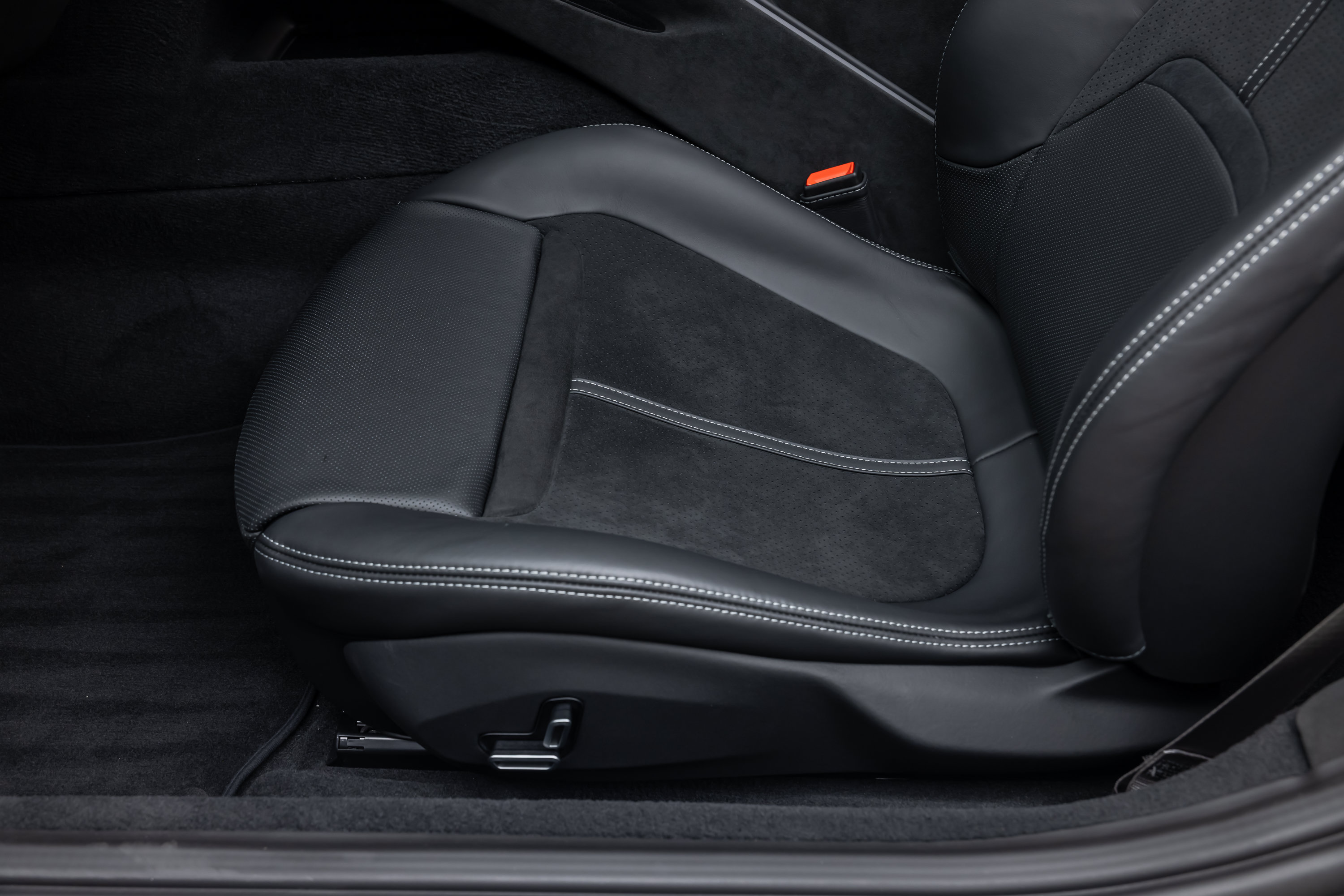 Certified 2026 Ferrari Roma Spider RWD image 76